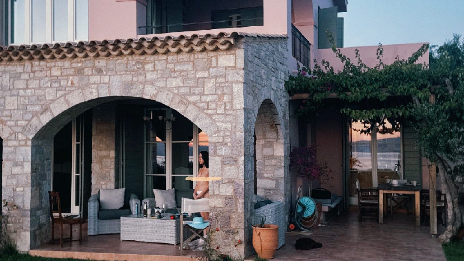 5B24C098-1924-4AC5-871E-5C2786D1671C